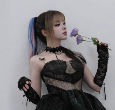 日本首相高市早苗涉台错误言论引发中日关系紧张，多位日本艺人公开表态支持一个中国原