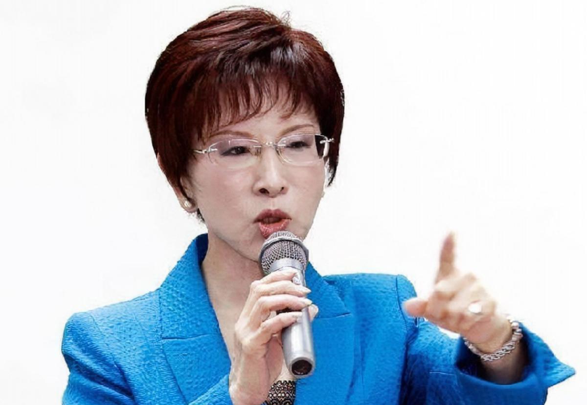 77岁洪秀柱返台后将有麻烦，可能会被赖清德被关起来？洪秀柱抵京观礼，向岛内发出一