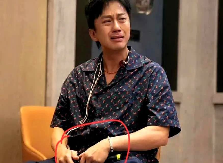 孙俪今晚难眠，缘由并非孩子学业和自身事业，而是“傻”老公邓超在节目中当着全国观众