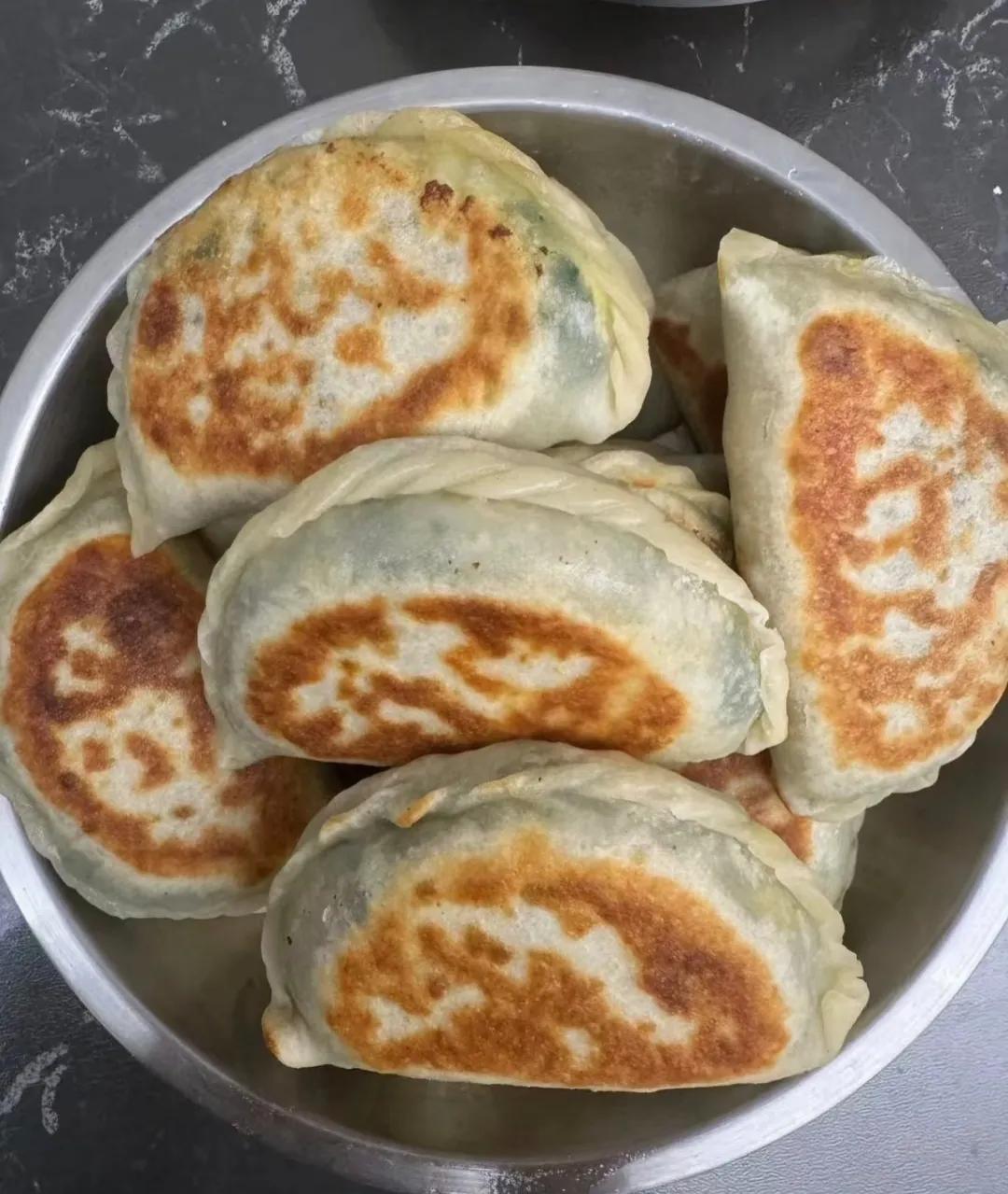 儿媳哪儿都好，就一个毛病：吃包子饺子只吃馅儿！  这看似小事，却让我这个做婆婆的