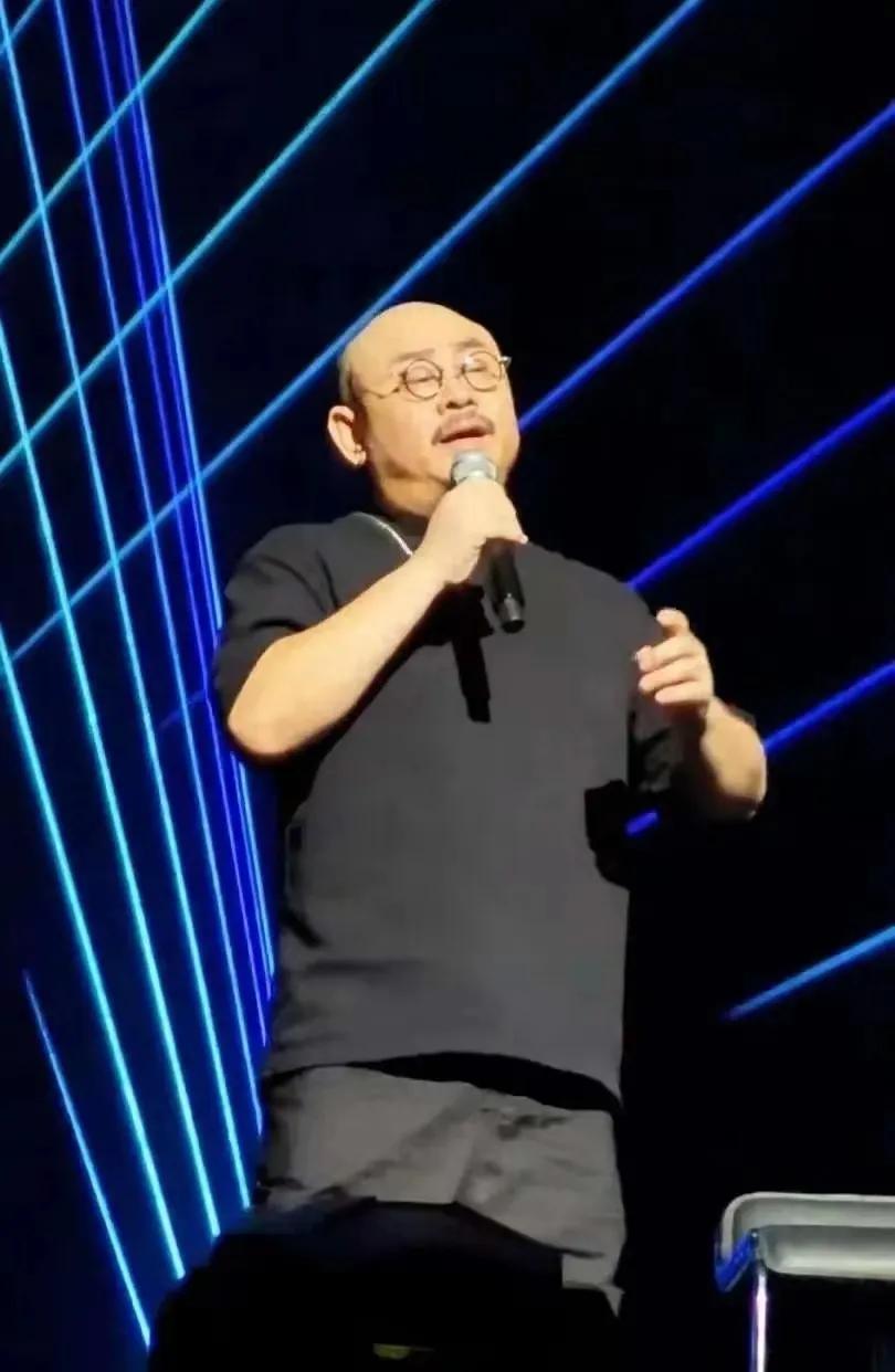 刀郎的大连演唱会，让大连温度火遍全网。
身在大连，真不知道身外那么多的城市热的透