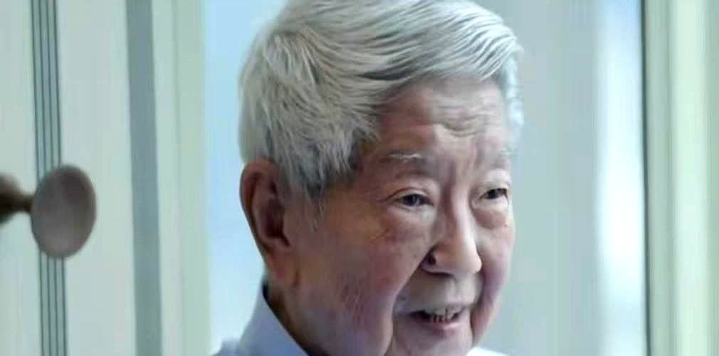 蔡澜说：“别看我有61个女友，但是有一个始终看我不顺眼，还会暗戳戳的讽刺我，闹到