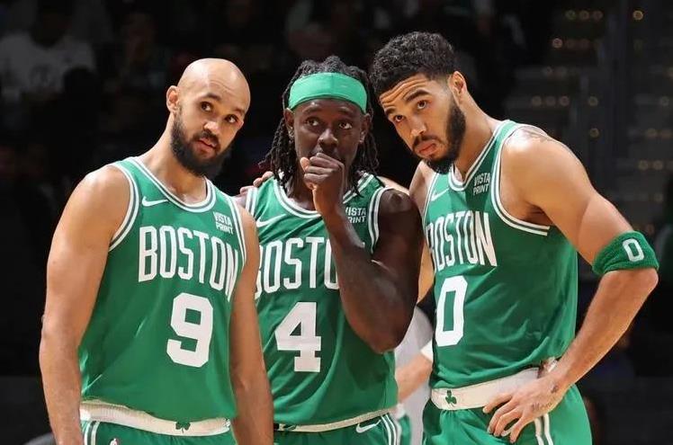作为卫冕冠军凯尔特人2：4被尼克斯淘汰出局，本赛季结束！
NBA联盟已经连续7年