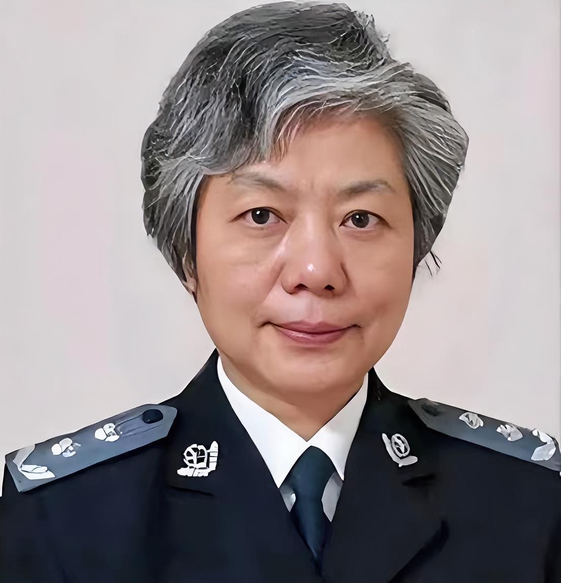 2024年，中国人民公安大学李玫瑾建议，凡是扶了老人被要求天价赔偿的，在老人拿不