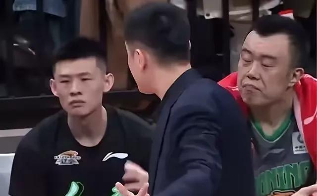 5,500,000年薪的王岚钦被弃用，一晚上都好像在梦游没睡醒一样，昨天晚上他交