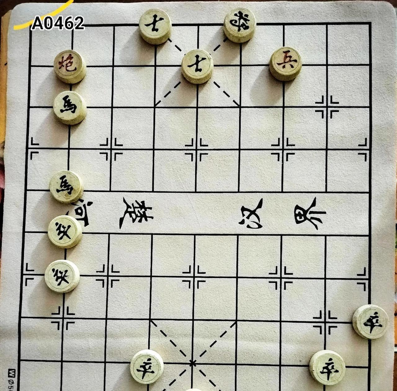 棋友“水鱼塘”发过来的一盘棋，颇具挑战性。诸位也去挑战它，写出正谱招让大家探讨一