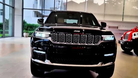 全新Jeep大切诺基，造型时尚大气，搭载3.6L+V6引擎，动力强悍！