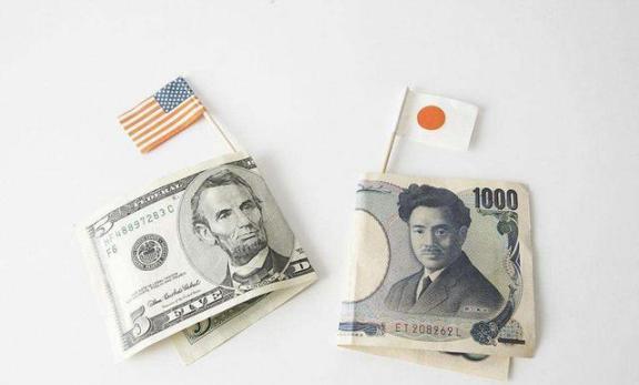 日本现在是不是在备战？直接说答案，很有可能。现在日本的国运衰落速度快得惊人，日本