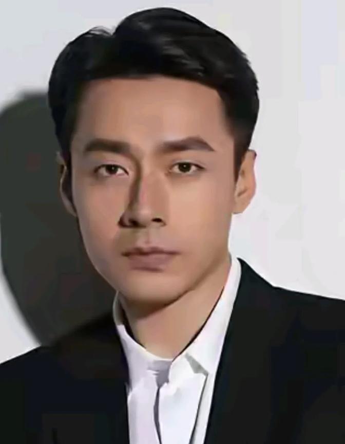 这颜值也沦落到去外卖，太可惜了。现在的演员都那么难吗？好多人都无戏可演，纷纷转行