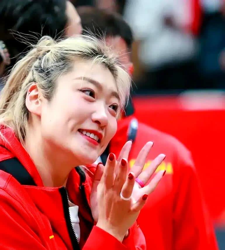 这场WCBA总决赛G2看得人血压飙升！

四川女篮83-90被东莞女篮双杀，