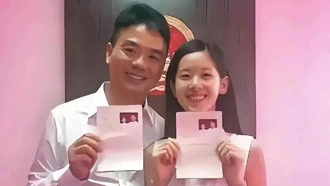 ​31岁章泽天香港生活曝光：豪门阔太的日常原来是这样！