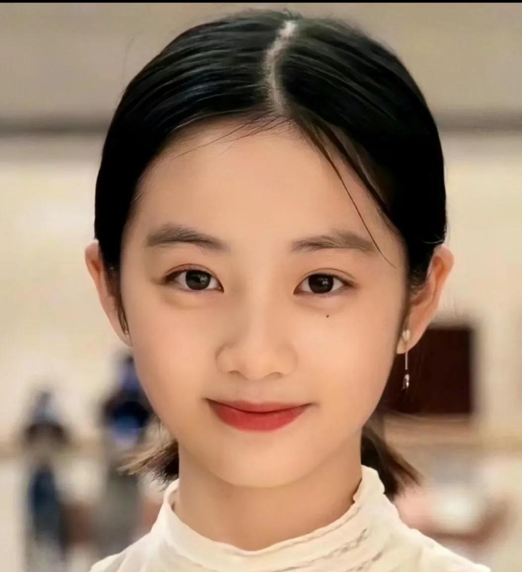 黄磊女儿黄多多惊艳亮相《人鱼》！
5月11日，据大皖新闻，由程耳执导、王一博主演