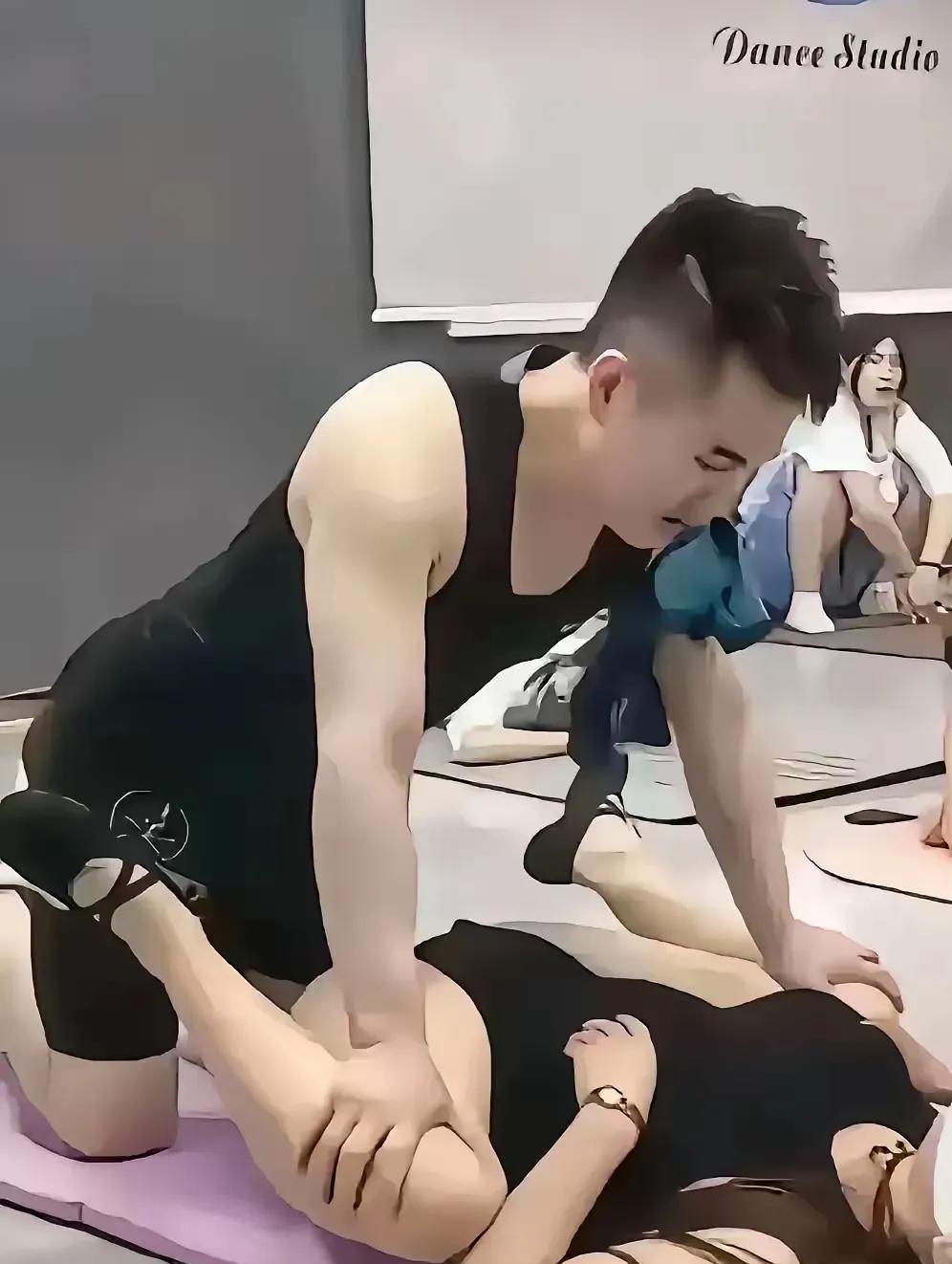 是男人的错吗？
女士们自愿前往健身房健身，有的就是这样去健身的。去了一次还会去第