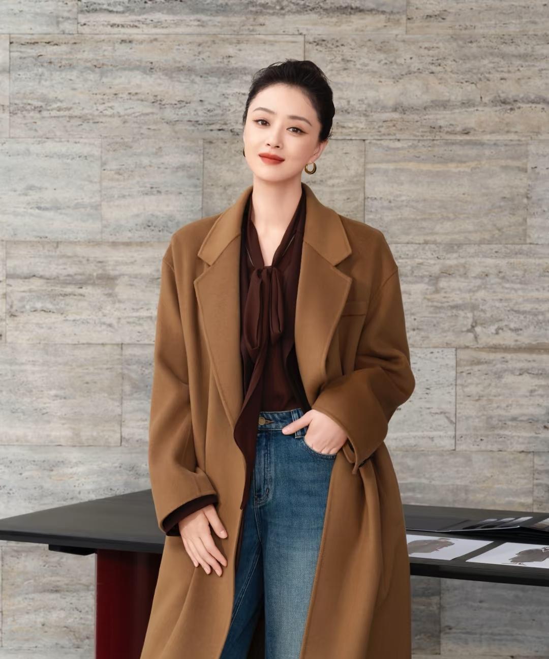 一觉醒来  
蒋欣又成全网最乐的梗了吧  
不是演了多狠的角色，也不是拿了什么大