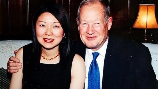 2006年，英国69岁亿万富翁爱上中国33岁女外卖员。可当中国女人提出结婚时，亿
