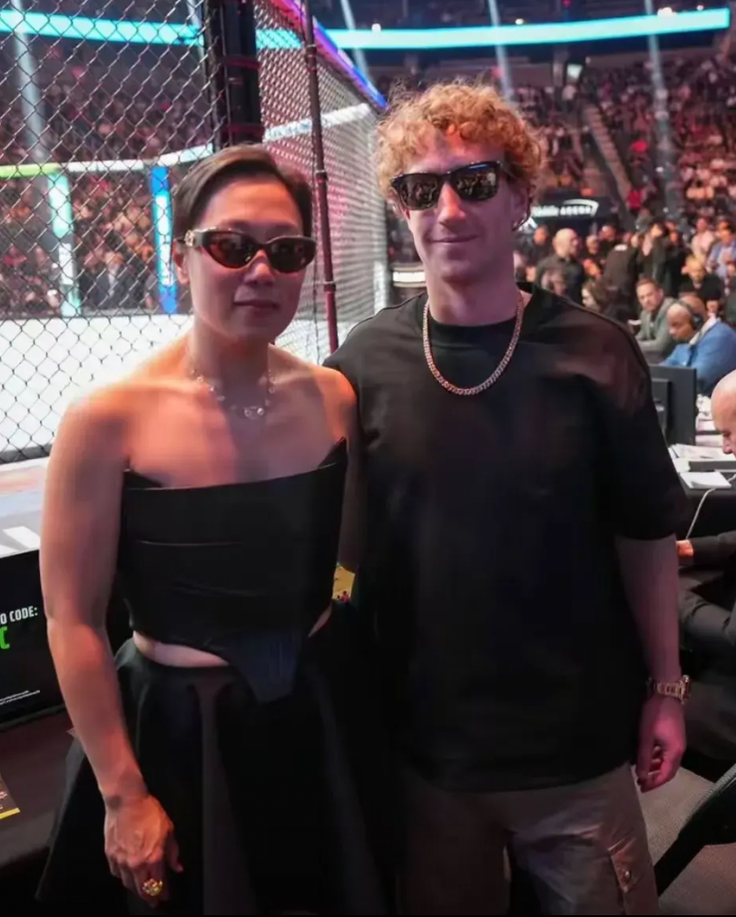 扎克伯格夫妻俩再也不装“朴素”了
开启富豪生活方式
夫妻俩向着贝佐斯和桑切斯学习