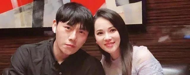 秦昊伊能静谈钱引发的思考











天呐，秦昊竟然因为伊能静不花他的