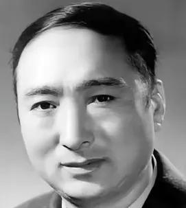 陈佩斯演小品被观众喜欢，他的爸陈强因为出演“黄世仁”、“南霸天