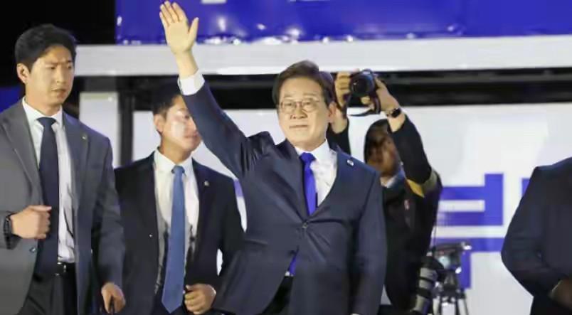 讲个冷笑话，李在明当选韩国总统之前，说是要促进公平、抵制财阀，上任签署的第一项法