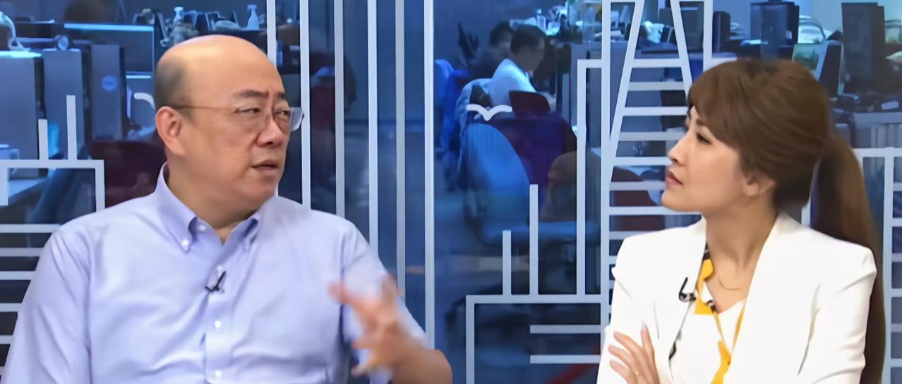 郭正亮开中天小姐姐何橞瑢的玩笑，说她“不会变成皇帝身边的爱妾”！
郭正亮最近刚从