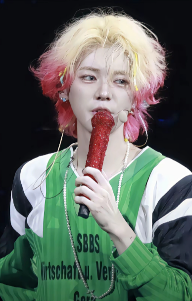 “鹿晗捯饬一下内娱的天都亮了”这句话含金量还在上升 ​​​