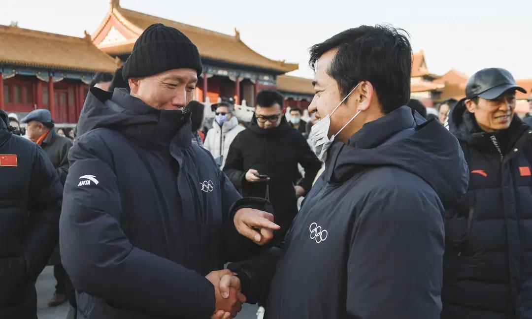 68岁的蔡国强无论如何也不会想到，当他带着引以为傲的烟火艺术，在喜马拉雅5500