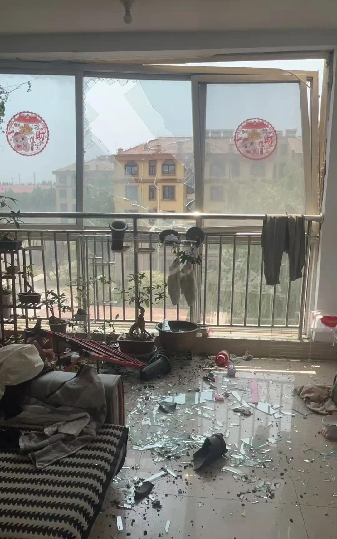 五死六伤一失联！！山东高密一化工厂爆炸。
此事发生在5月27日11时57分左右。