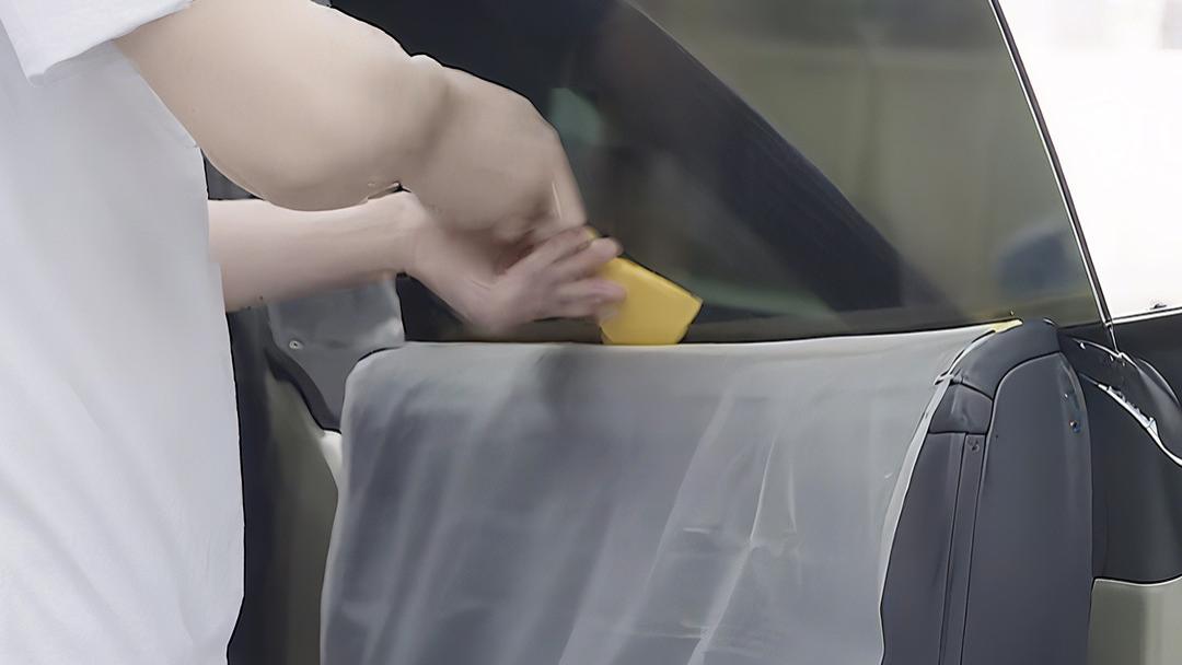 汽车窗膜价格解析：为何高端产品仍需两三千？