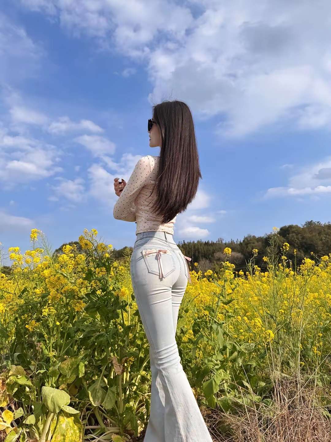 23岁的表妹，人美心善，就是碰不到对她好的男孩呢
