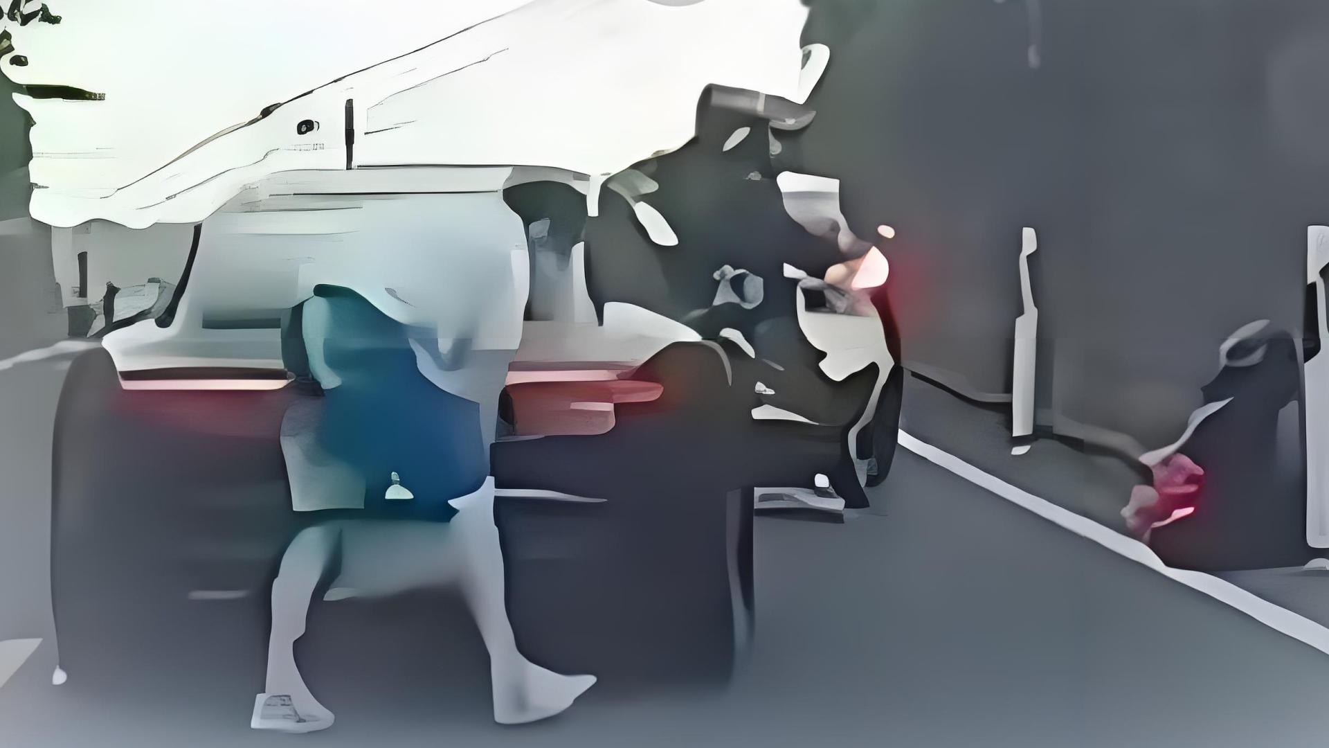 不救人先换车牌？宁波一保时捷车主引发全网愤慨，最后被刑拘
