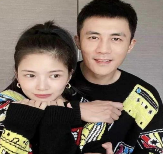 2021年，王灿嫁给杜淳后，一天杜淳在家无意中看到了王灿的身份证，这时才知道自己