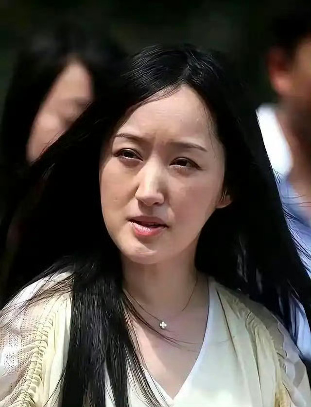 54岁杨钰莹无美颜无滤镜皮肤还能这么好，不愧我当年喜欢的女神！