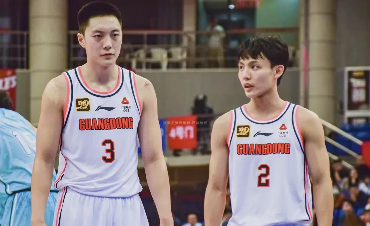 广东队今晚的胜利，并非仅仅是战胜上海队那么简单，其背后体现出以下几个关键因素：
