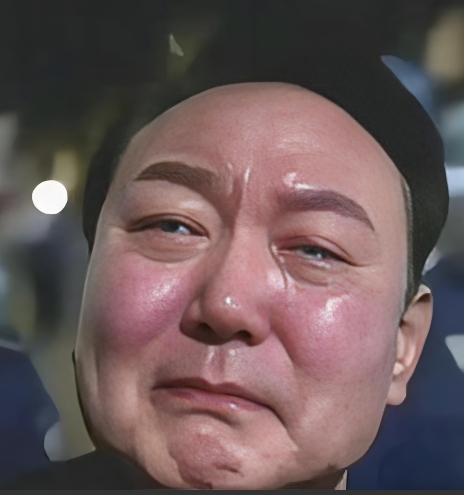 就在刚刚！
 
韩国突然宣布了！
 
前任总统尹锡悦，竟然又被法院签发了一张新的