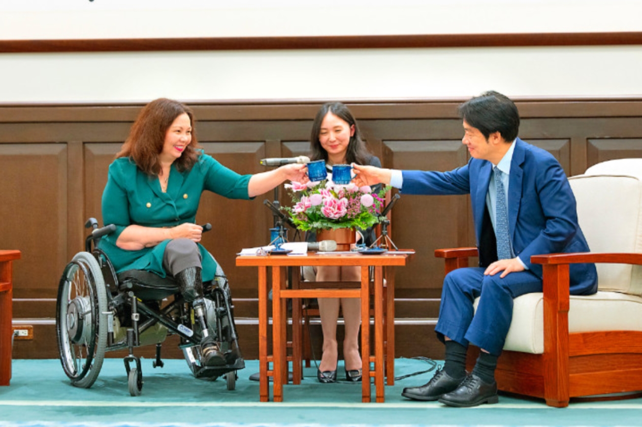 【美参议员达克沃丝：美国无论谁主政，都必须为台湾“挺身而出”】美参议员达克沃丝2
