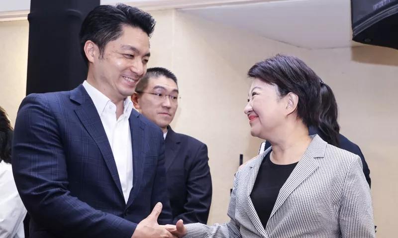 朱立伦发表“交棒说”，蒋万安、卢秀燕保持沉默不发一语，张少康怒批:国民党就是这样