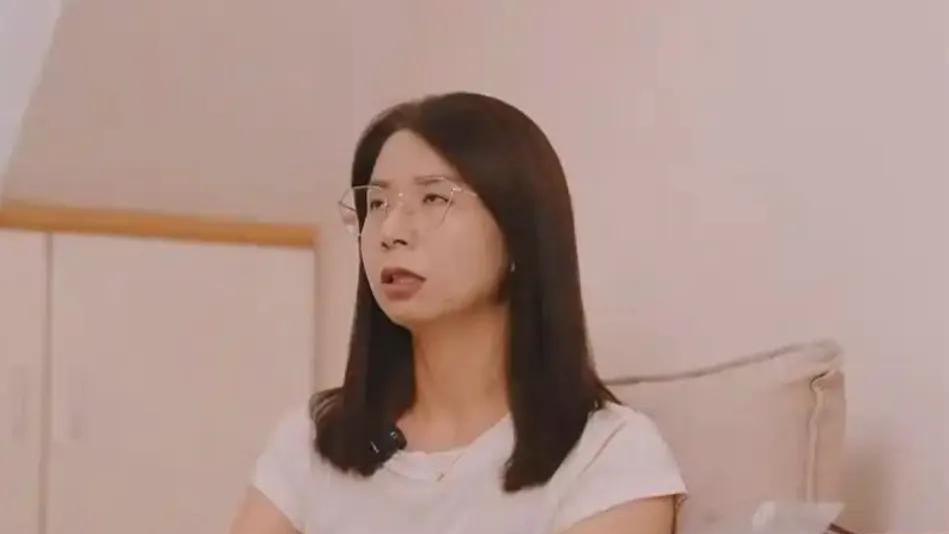 崔丽丽被老板性侵700天后，老公发声讲述详情称妻子很勇敢，老板正面照曝光