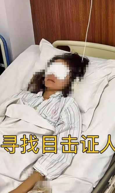 天呐！山东潍坊临朐县那个漂流景区出大事了！
一个姑娘好好玩着漂流，中途下船买点东