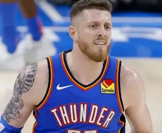 据知名美记报道，在交易截止日前，以赛亚-哈尔滕施泰因是雷霆的潜在交易对象。
俄克