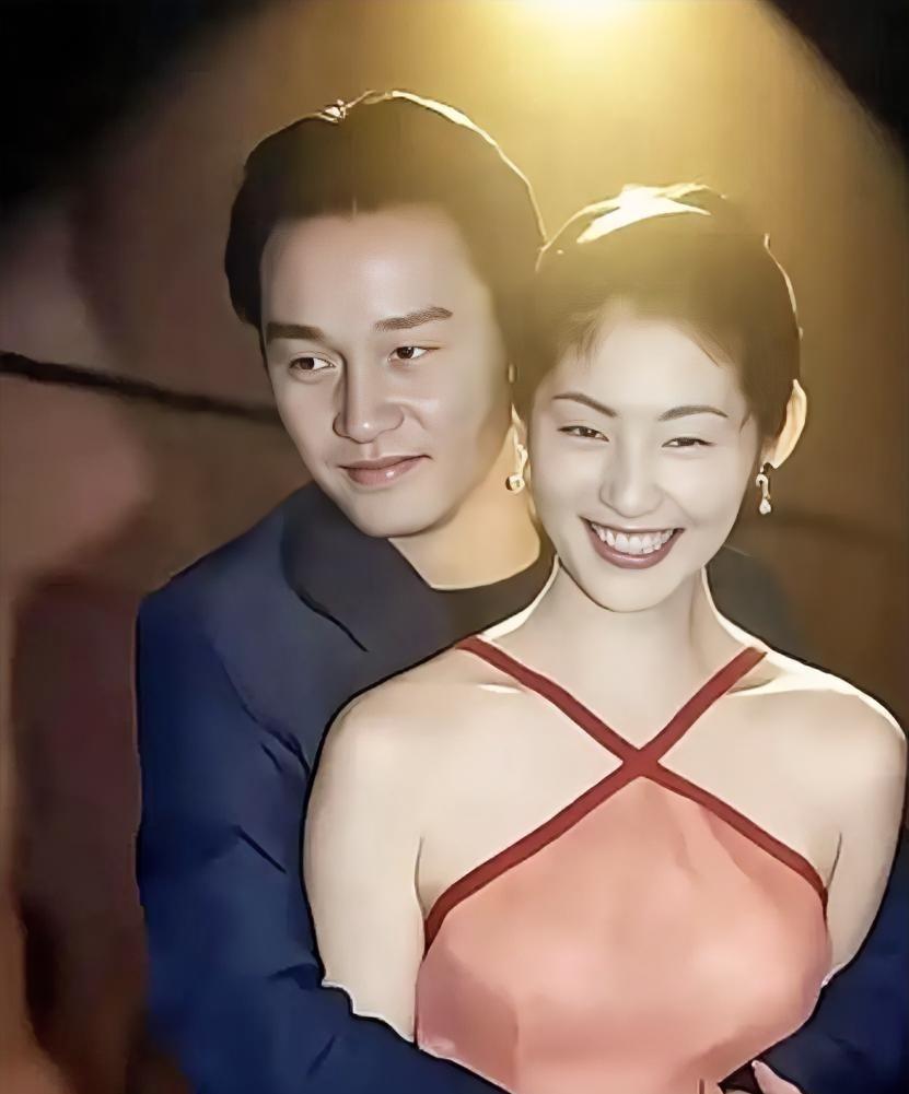 1994年日本，38岁事业巅峰的张国荣和初入演艺圈仅一年的22岁常盘贵子。