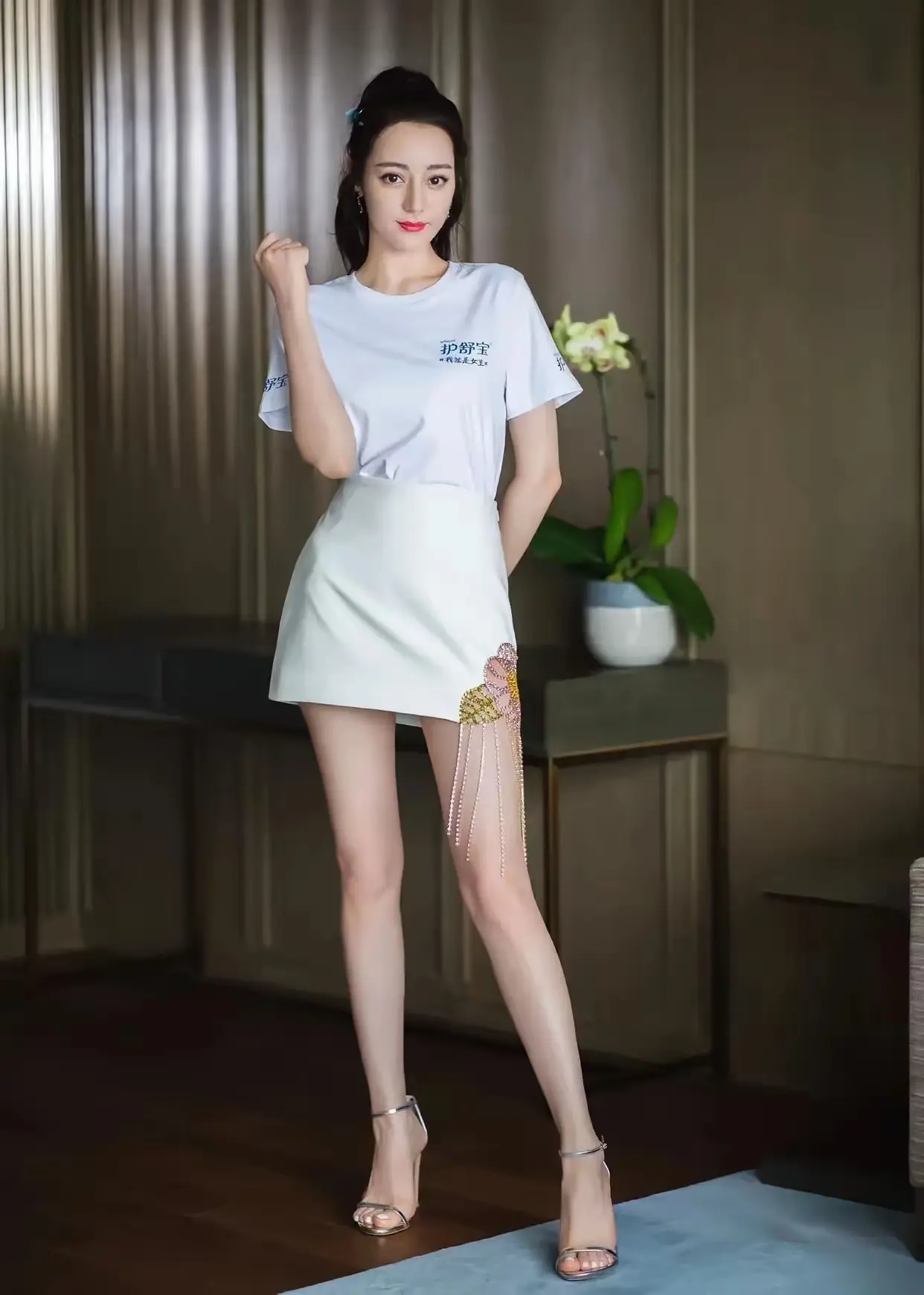 我说她可以秒杀关晓彤，你同意吗？