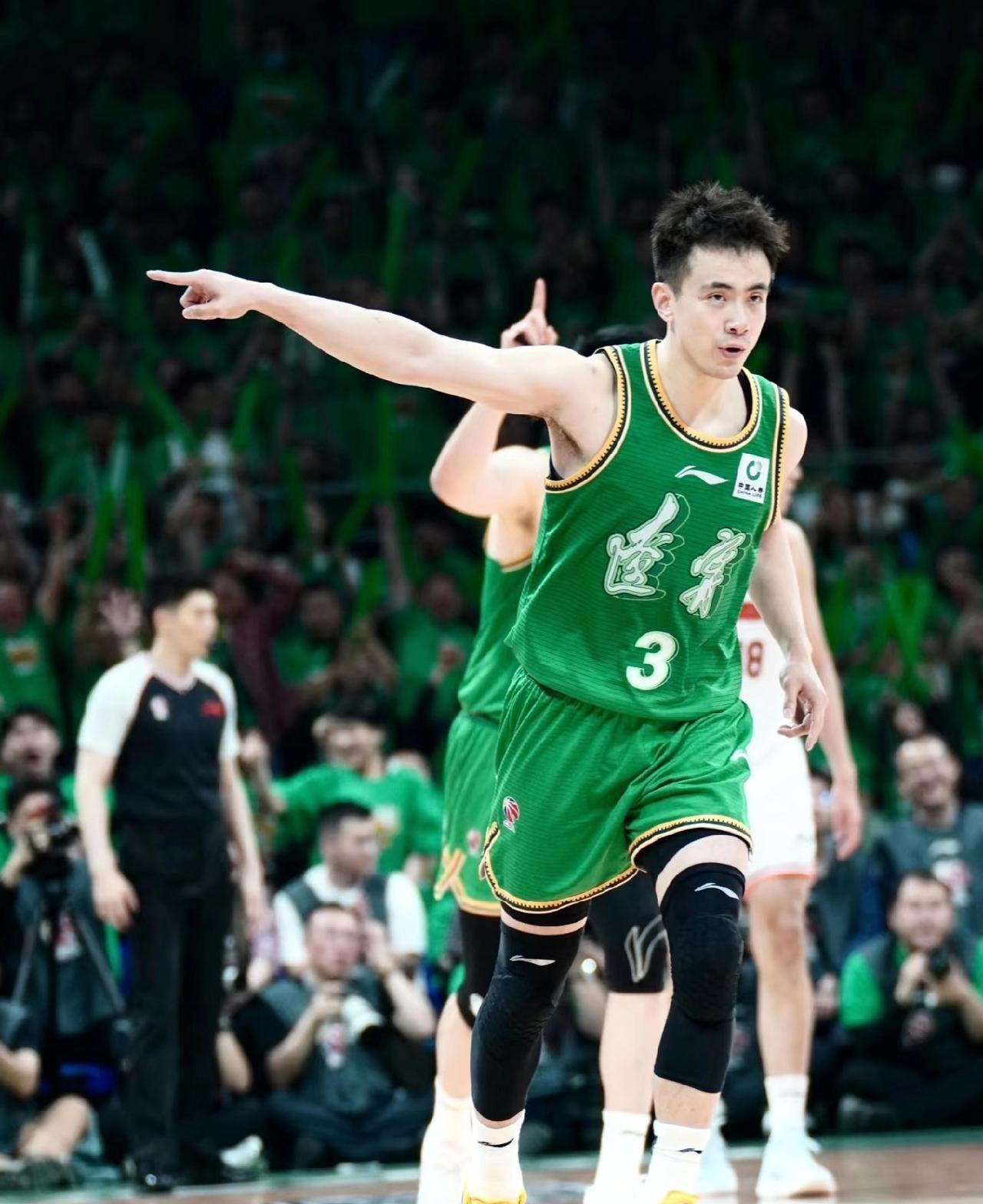 赵继伟复出后辽粤大战还是可以五五开！原因很简单，cba新赛季通过杯赛来看，基本就