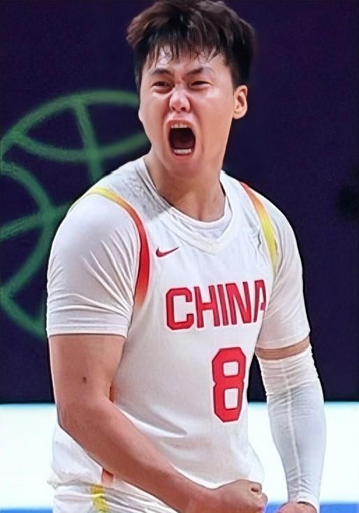 男篮队长赵睿加盟首钢！
最近的CBA着实热闹非凡。8月28日上午，宏远与龙狮达成