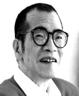 1977年，44岁的陈景润在住院时，喜欢上了27岁的女军医，在向女军医表白时，将