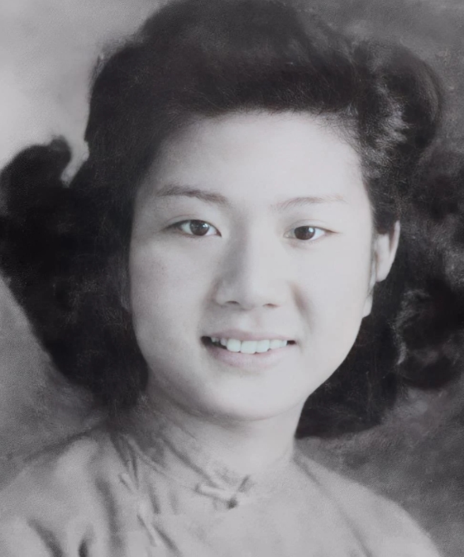 1949年，刘惜芬被捕，审讯时，特务头子毛森用刀划开她的衣服：“你招不招？”见刘