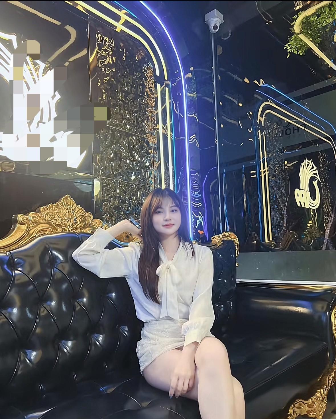 为什么中国人到越南后喜欢去KTV找女朋友？因为外面很难结识女性。



这种现象