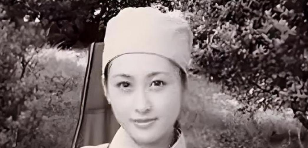 1950年，一次剿匪战斗中，一战士死死地盯住了女尼姑丰满的胸脯，排长不禁气得青筋
