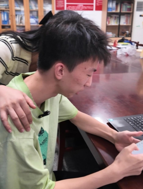 这不就是天选之子吗！”长沙，男生高考669分母亲却泪流不止！原来，他因生病休学一