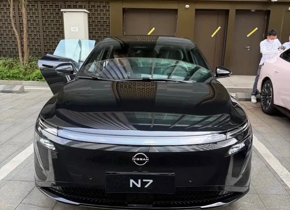 现在买车
但凡清醒点的人，
肯定知道，
不管买什么，只买进口或者合资的，
