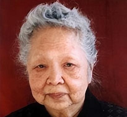 [太阳]1957年，美国海关私吞了中国女人行李箱里面的6800美金，她却开心地笑